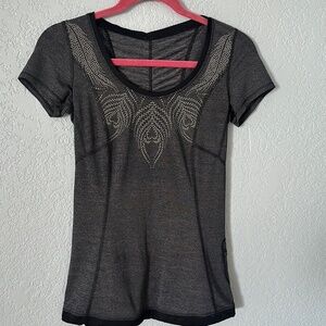 Adorable Lululemon Athletic Shirt